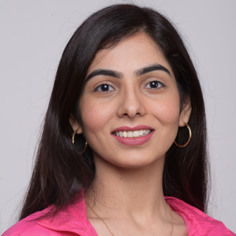 Komal Headshot